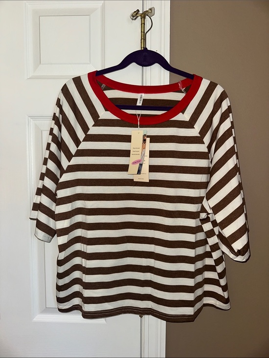 Dokotoo Tops - Women's Brown and White Striped Short Sleeve Tee with Red Trim